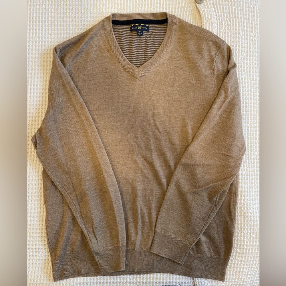 Club Room — merino wool V neck sweater